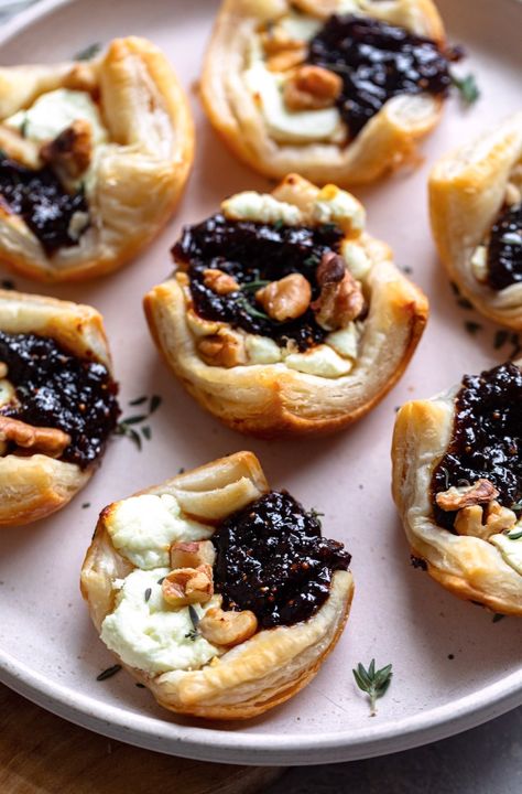 Fig Butter Bites - Dash of Mandi Appetizers Using Fig Jam, Fig Spread Recipes, Fig Butter Appetizer, Goat Cheese And Fig Jam Appetizer, Fig Jam And Brie Crostini, Autumn Appetizers, Fig Hors D'oeuvres, Goat Cheese Bites, Easy Holiday Snacks