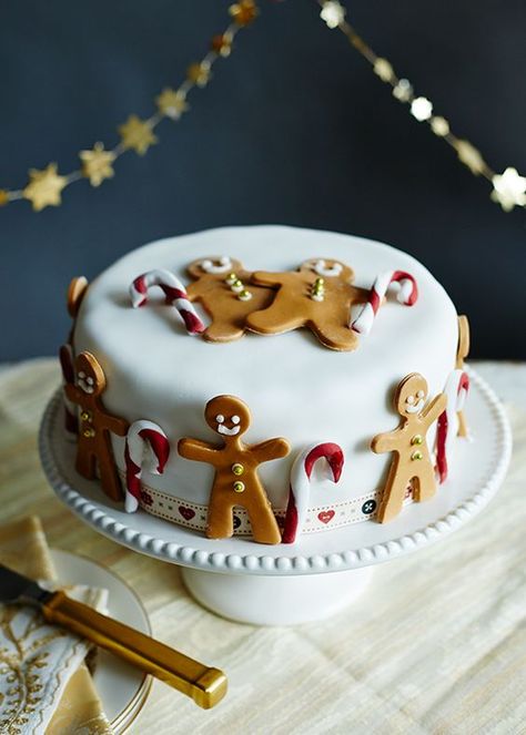 Fondant Christmas Cake, Divorce Cake, Easy Christmas Cake Recipe, Christmas Cakes Easy, Christmas Cake Designs, New Year's Cake, Christmas Cake Decorations, Christmas Cake Recipes, Xmas Cake