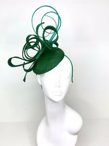 Unique Fascinators, Facinator Hats, British Hats, Fascinator Hats Diy, Fascinator Hats Wedding, Luxury Headbands, Green Fascinator, Pink Fascinator, Womens Hat