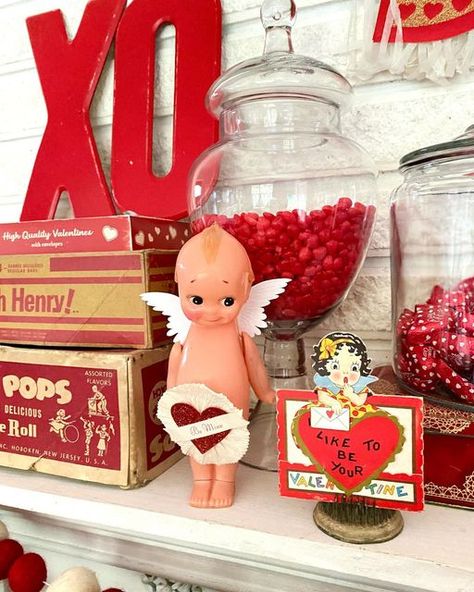 Valentine Vintage Decor, Valentines 2024, Vintage Valentine Crafts, Vintage Valentines Decorations, Attic Studio, Valentine Printables, Valentine Vintage, Cookie Craft, Valentines Inspiration