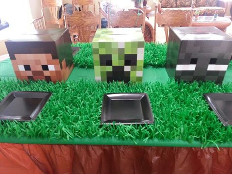 Table Art Deco Party Decorations, Minecraft Party Ideas, Fishing Party Favors, Great Gatsby Party Decorations, Gone Fishing Party, Minecraft Invitations, Minecraft Party Decorations, Elegant Party Decorations, Gatsby Party Decorations