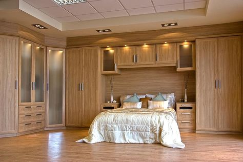 Bilik Tidur Minimalis, Bedroom Furniture Inspiration, Classic Bedroom Furniture, Built In Wardrobes, Space Saving Furniture Bedroom, Bedroom Built Ins, Fitted Bedrooms, Bedroom Cupboard Designs, Wardrobe Room