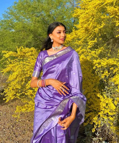 Lilac Silk Saree, Spring Desert, Saree Aesthetic, South Asian Aesthetic, Indian Fits, Desi Dress, Saree Looks, Simple Lehenga, Desi Fits