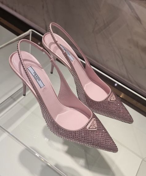 Elegant Bag Classy, Prada High Heels, Elegant Shoes Heels, Classy Heels, Prada Heels, Pretty Heels, Iconic Shoes, Luxury Heels, Dr Shoes