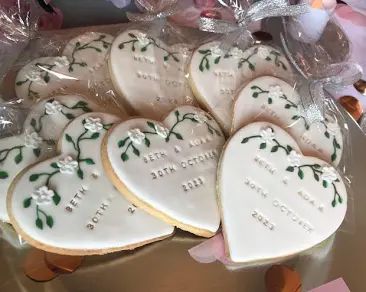 Wedding Favour Cookies, Biscuit Wedding Favours, Wedding Biscuits, Wedding Biscuit, Cookie Wedding, Medium Wedding, Cookie Wedding Favors, Forest Theme Wedding, Iced Biscuits