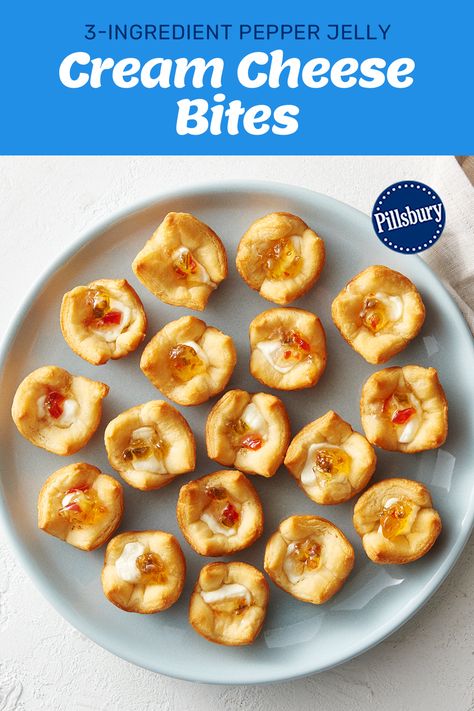 The perfect holiday appetizer that only uses 3-ingredients and takes 30-minutes to whip up. These Pepper Jelly-Cream Cheese Bites will be a crowd pleaser. #Pillsbury #PillsburyCrescent #Appetizer #Christmas Pepper Jelly Cream Cheese, Pillsbury Crescent Recipes, Cream Cheese Bites, Appetizer Christmas, Crescent Recipes, Hot Pepper Jelly, Cheese Croissant, Jelly Cream, Natural Dog Chews