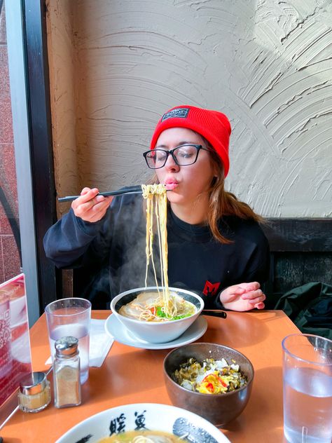 Person Eating Ramen Reference, Person Eating Ramen, Eating Ramen Pose, Ramen Photography, Neon Architecture, Makan Ramen, 2024 Energy, Eating Noodles, Background Reference