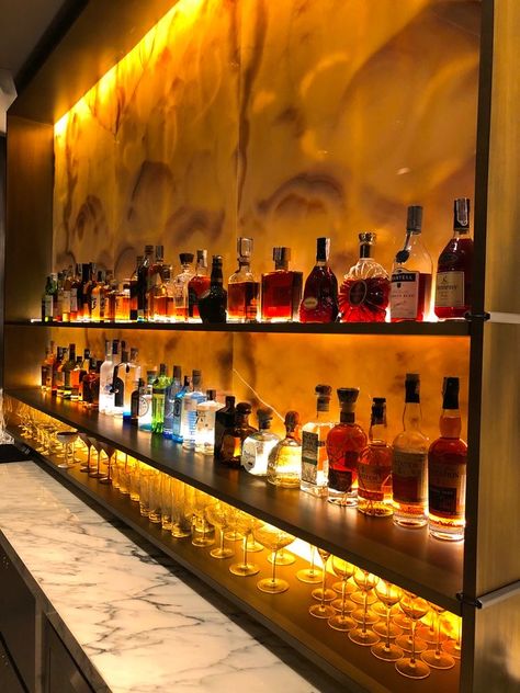 Modern Western Bar Design, Wet Bar Lighting Ideas, Backlit Bar Shelves, Bar Wall Decor Ideas, Bar Area Design, Lounge Room Ideas, Speakeasy Bars, Bar Lounge Room, Home Bar Setup