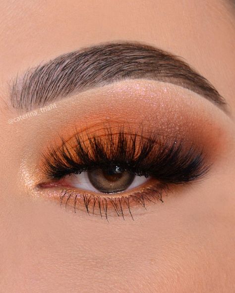 Fall Orange Eyeshadow Looks, Makeup Ideas Fall Autumn, Makeup With Burnt Orange Dress, Make Up For Thanksgiving, Orange And Brown Eyeshadow Looks, Pumpkin Eyeshadow Looks, Easy Fall Eyeshadow Looks, Brown And Orange Eyeshadow, Orange And Black Makeup Looks