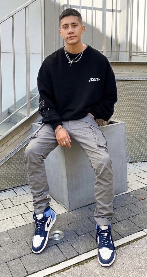 Aj1 Obsidian Outfit Man, High Neck Hoodie Men, Aj1 Outfits Men, Black Crewneck Outfit Men, Jordan 1 Outfit Men Streetwear, Black Crewneck Outfit, Crewneck Outfit Men, Nike Outfits Men, Men's Casual Outfits