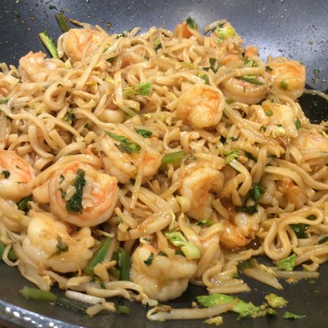 Cooking Light Recipes Magazine Dinners, Cooking Light Recipes Magazine, Cooking Light Magazine Recipes, Dinner Calendar, Noom Recipes, Magazine Recipe, Shrimp Pad Thai, Cooking Magazine, Cooking Light Magazine