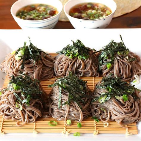 Soba Dipping Sauce, Soba Recipe, Maangchi Recipes, Refreshing Summer Recipes, Cold Soba, Vegetable Pancakes, Soba Noodle, Korean Cooking, Korean Recipes