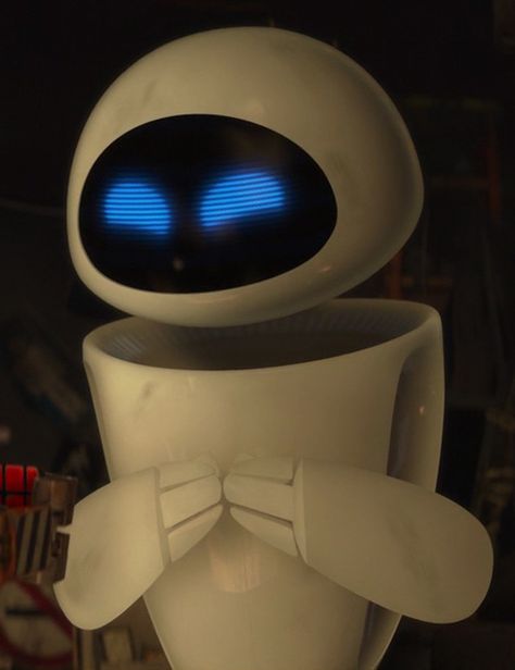 Wall E Characters, Eva From Wall E, Eve Walle Pfp, Wall-e Aesthetic, Hear Me Out Character Ideas, Wall-e And Eva, Wall E Pfp, Wall E Aesthetic, Eve From Wall E