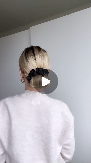 Your favorite accessorie ♡ scrunchies, hairstyles & more on Instagram: "Bun hack for my short hair girlies ✨ #hairhacks #hairhack #shorthair #shorthairstyle #bun #scrunchiehair #scrunchiehack #bunhack #hairhack #updo #hairdo #hairstyles #hairinspiration #hairideas #frisuren #kurzehaare #dutt #hairinspiration #hairideas"