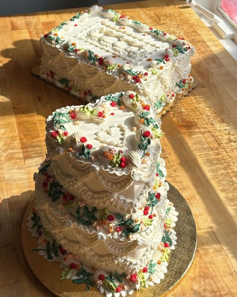 Gabby Bakes | A couple cute wedding cakes from a couple weeks ago. A 6+8” tiered heart and a 1/4 sheet cake for size reference. :3 It’s been really nice… | Instagram Weird Wedding Cakes, Cute Tiered Cakes, Multi Cake Wedding Display, Wedding Cake Aesthetic Vintage, Wedding Cake Cottagecore, Wedding Cake Designs 2024, Hobbit Wedding Cake, Decorated Tres Leches Cake, Cottage Core Wedding Cake