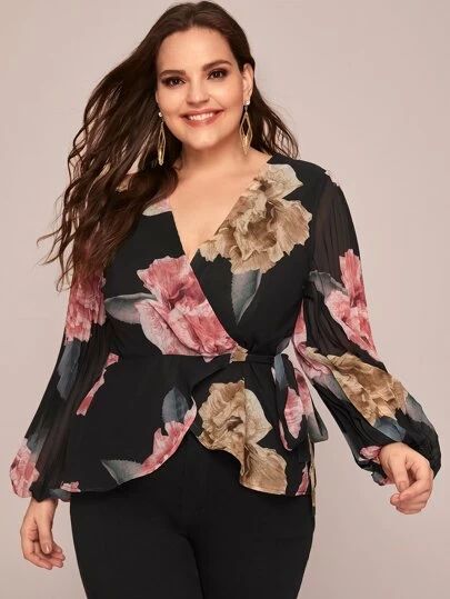 New Arrivals | Plus Size & Curve | SHEIN USA Plus Size Cocktail Attire, Chiffon Tops For Women Trendy, Chiffon Blouses Designs, Floral Chiffon Top, Big Women Fashion, Fashion Tops Blouse, Chiffon Floral, Trendy Fashion Tops, فستان سهرة