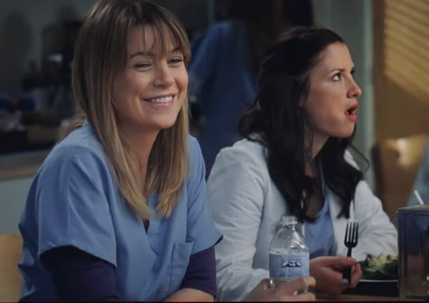 Greys Anatomy Meredith And Lexie, Meredith And Lexie Grey, Lexie And Meredith, Lexie Greys Anatomy, Lexi Grey, Seattle Grace Hospital, Piper Halliwell, Christina Yang, Emily Thorne