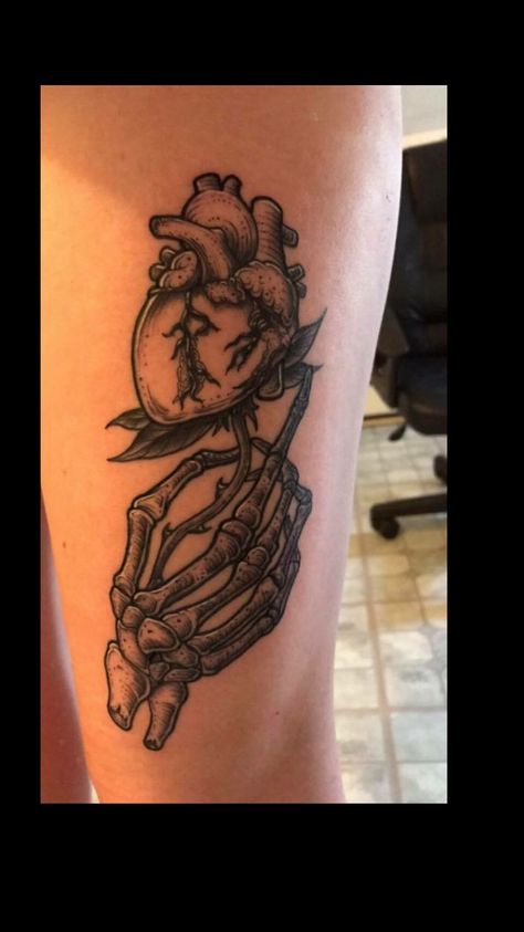 Skeleton hand, anatomical heart. Tattoorolo Corning NY artist Skip Skeleton Hand Holding Heart Tattoo, Skeleton Hand Holding Heart, Skeleton Holding Heart, Skeletons Tattoo, Hand Holding Heart, Heart Anatomical, Skeleton Hand Holding, Hands Holding Heart, Hat Painting