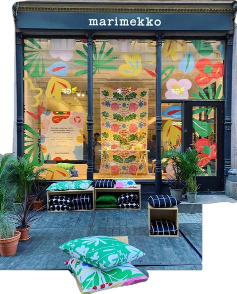 Art Shop Interior Design, Window Store Design, Spring Displays Retail, Display Design Shop, Store Window Design, Store Mural, Spring Window Display, Flower Shop Decor, Cafe Store