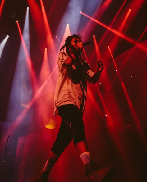 J. Cole K.O.D. Tour #jcole #kod #tour #YoungThug #JadenSmith #Earthgang #Bas J Cole Red Aesthetic, Jcole Concert Aesthetic, Rappers Pictures, Hiphop Wallpapers, Cole Wallpaper, Jermaine Cole, J Cole Quotes, Cole Baby, Young Simba