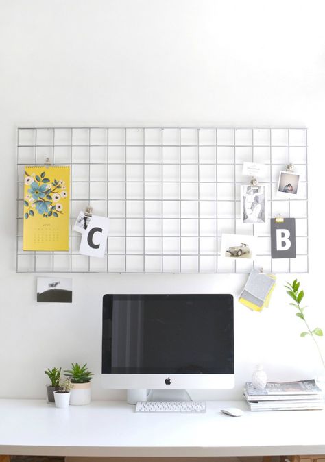 Create a simple DIY memo board to keep you organized in your dorm room. Office Memo, Diy Decoracion, Memo Boards, Small Room Design, Memo Board, Home Office Organization, Decor Display, Office Inspiration, Office Organization