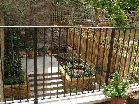 Garden Railings Metal, Patio Balustrade Ideas, Terrace Railings, Terrace Railing, Metal Balustrade, Iron Railings Outdoor, Pergola Plans Roofs, Iron Pergola, Pergola Ideas For Patio