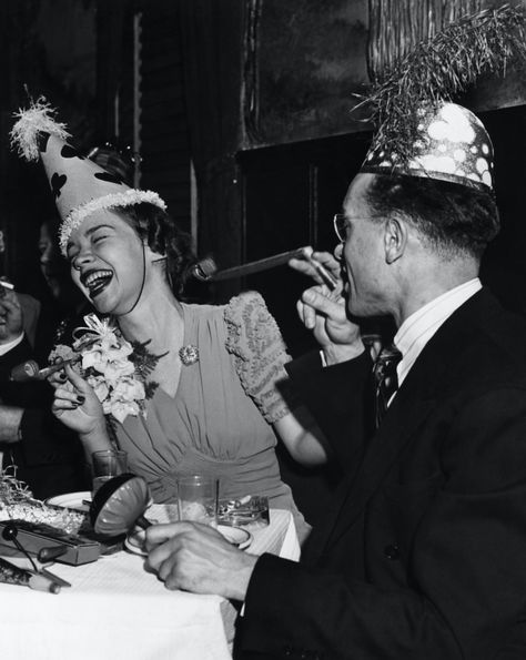 Crown Affair’s Dianna Cohen On Creating New Rituals For Modern Luxury Holiday Party Photography, New Years Eve Pictures, Vintage Happy New Year, Auld Lang Syne, Party Pictures, Party Photography, Retro Party, Party People, Vintage Party