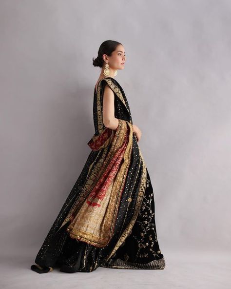 Amna Chaudhry, Bridesmaids Lehenga, Pakistani Bridal Couture, Indian Lengha, Dupatta Style, Indian Bridal Sarees, Pakistani Dresses Online, Indian Outfits Lehenga, Bridal Dresses Pakistan