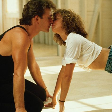 Scène d'amour : 12 scènes d'amour de films qu'on aimerait vivre Hazel Grace Lancaster, Dirty Dancing Movie, Augustus Waters, Jennifer Grey, Joe Cocker, Patrick Swayze, Film Disney, Dancing Aesthetic, Love Actually