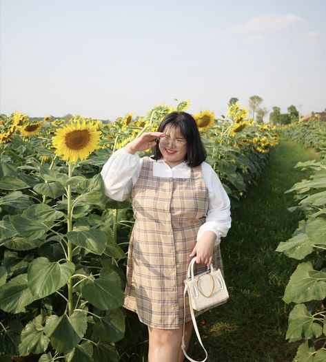 Soft Outfits Plus Size, Kpop Fashion Outfits Plus Size, Plus Size Asian Face Claim, Chubby Girl Posing, Kawaii Outfit Plus Size, Chubby Korean Girl, Fat Outfits Plus Size, Korean Big Size Fashion, Aesthetic Plus Size