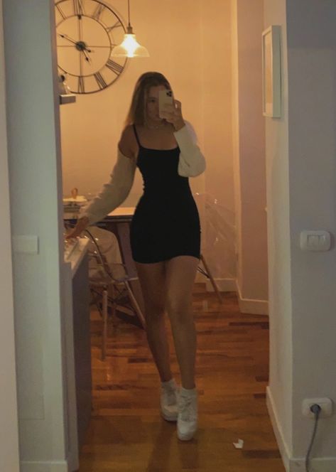 That Girl Dress, Black Short Dress Aesthetic, Black Cami Dress Outfit, Mini Black Dress Aesthetic, Tight Dress Poses, Black Body Con Dress Outfit, Small Black Dress Outfits, Black Tight Short Dress, Cute Black Dress Outfits