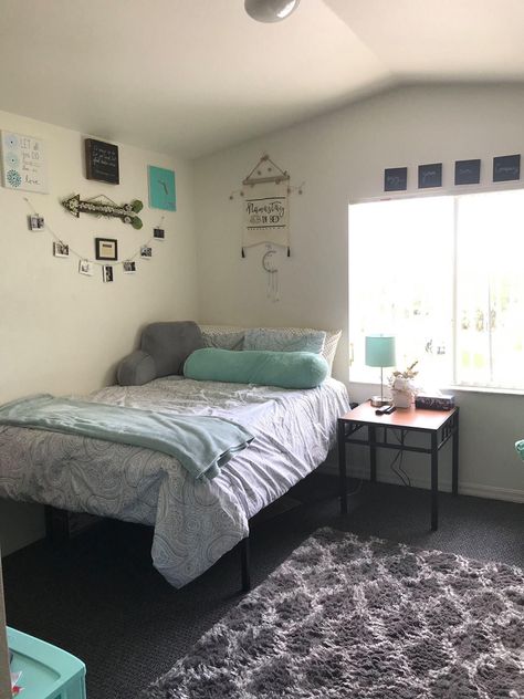 Westlake village FGCU upper classmen student housing. Best nest competition 2017 Nigerian Student Room Decor Ideas, Student Room Aesthetic, Student Bedroom, College Dorm Room Essentials, Lake Village, Student Room, Jollof Rice, Dorm Room Designs, Dorm Inspo