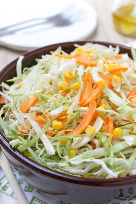 Cabbage Carrot Slaw made with FRESH veggies. Crunchy, sweet and tangy with the touch of ginger, this salad is both delicious and super simple! Great addition to any dinner or BBQ. Carrot Rasin Salad, Cabbage Carrot Slaw, Carrots Salad, Fresh Healthy Recipes, Summer Slaw, Cabbage Slaw Recipes, Cabbage And Carrots, Cabbage Benefits, Healthy Coleslaw