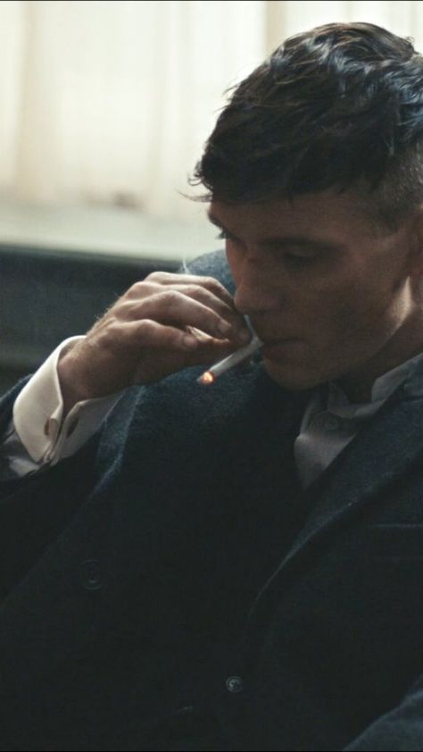 Tommy Shelby Hair, Peaky Blinders Theme, Peaky Blinders Series, Peaky Blinders Poster, Peaky Blinders Characters, Peaky Blinders Wallpaper, Peaky Blinders Thomas, Peaky Blinders Tommy Shelby, Peaky Blinders Quotes