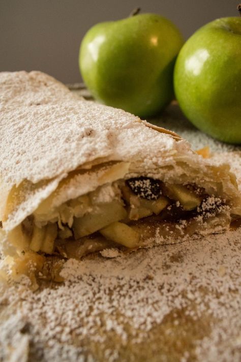 Easy Apple Strudel Recipe, Easy Apple Strudel, Strudel Recipes, Pasta Fillo, Apple Strudel, Homemade Dough, Phyllo Dough, Fancy Desserts, Dough Recipe