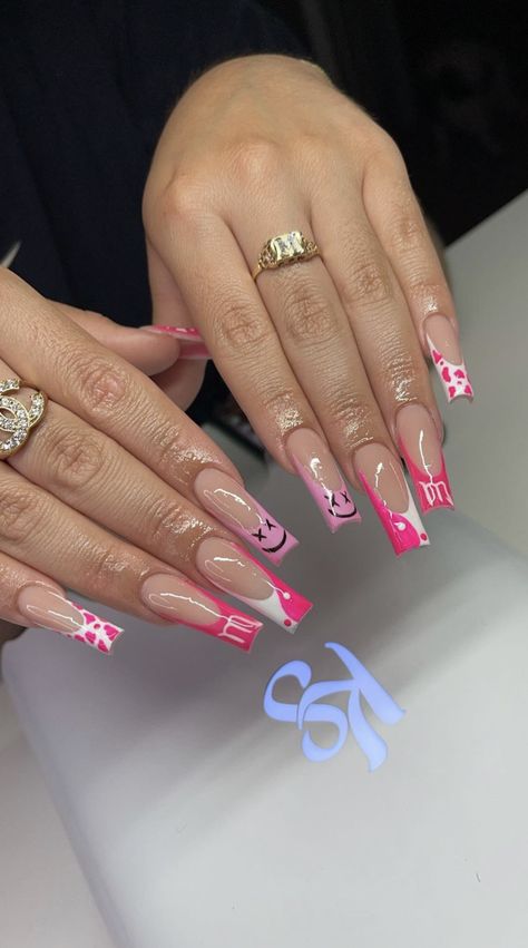 Barbie Pink Acrylic Nails Short, Pink Nails Black Women, Pink And Black Nail Ideas, Pink Acrylic Nails Short, Nails Black Women, Black Nail Ideas, Acrylic Nails Short, Short Pink Nails, Acrylic Nail Designs Coffin