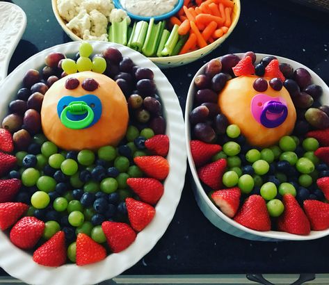 Gender Reveal Fruit Tray, Simple Gender Reveal Food Ideas, Gender Reveal Fruit Ideas, Gender Reveal Snack Ideas Finger Foods, Gender Reveal Food Ideas Meals, Gender Reveal Snacks, Gender Reveal Food Ideas Appetizers, Gender Reveal Food Ideas, Baby Shower Appetizers