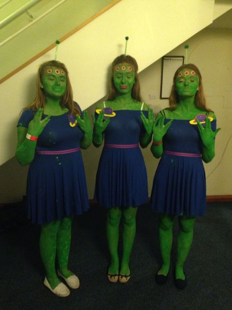 Toy story aliens -Halloween fancy dress 3 Aliens From Toy Story Costume, Toystory Aliens Costume, Toy Story Alien Costume Women Tutu, Toy Story Green Alien Costume, Disfraz Alien Toy Story, Toy Story Alien Costume, Easy Hairstyle Video, Disney Costumes Diy, Alien Halloween