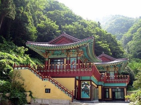 Ulleungdo Island, Cities In Korea, Living In Korea, Beautiful Sites, Korean Art, Travel South, Traditional Architecture, Luxury Holidays, Place Of Worship