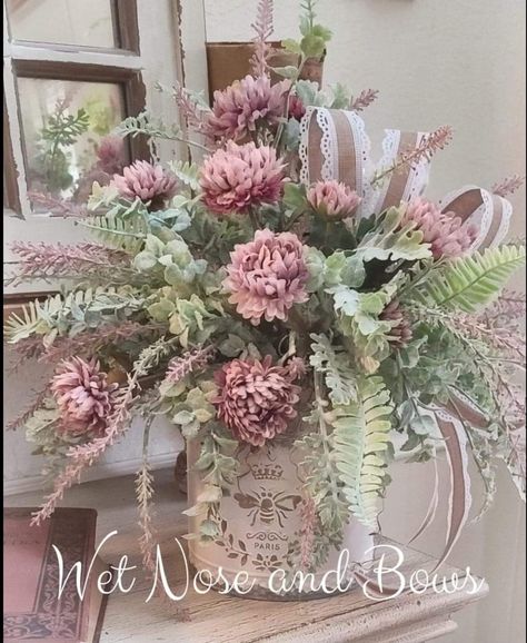 Large Flower Arrangements For Church, Antique Bottle Art, Rustic Castle, Bottle Art Easy, Country Flower Arrangements, Floral Entrance, Florist Tips, Farmhouse Diys, Bottle Decoration Ideas