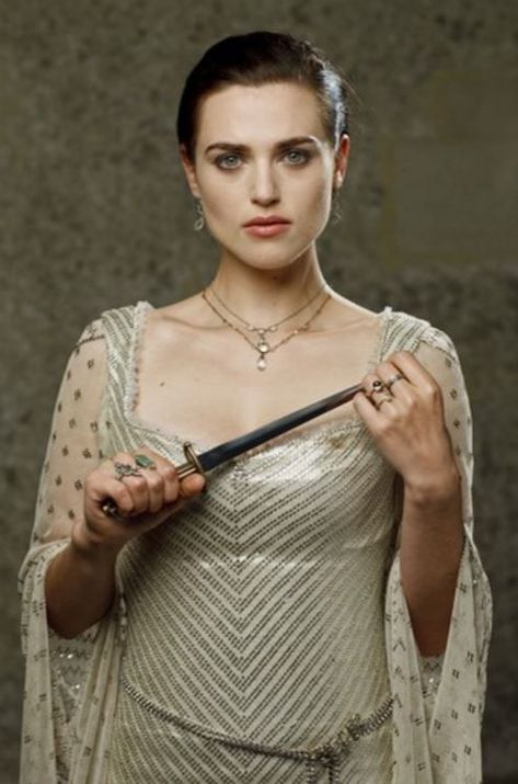 #wattpad #fantasa Emily Stark (20 years old) is the first born daughter of Eddark Stark and Catelyn Stark.  When she hears news of her father becoming the hand of the king, what would happen when she has to marry a Lannister? Merlin Morgana, Morgana Pendragon, Roi Arthur, Hand Of The King, Lena Luthor, Roman Polanski, Elisabeth Ii, Roger Moore, Katie Mcgrath