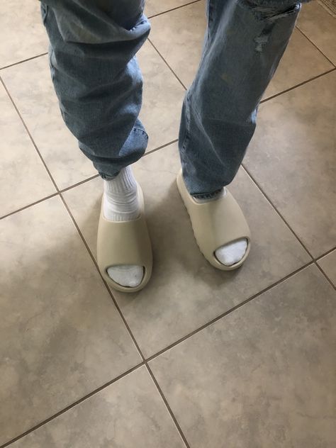 Yeezy Slides “Bone” Yeezy Slide Bone Outfit, Yeezy Slides Outfit, Shoe List, Slides Outfits, Yeezy Outfit, Slides Outfit, Cozy Shoes, Black Leggings Outfit, Yeezy Slides