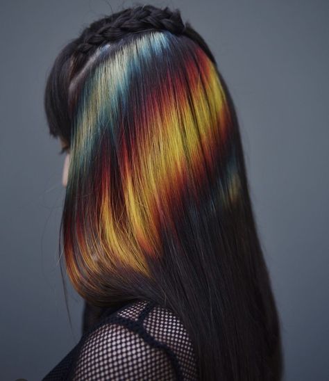 Colour Blocking Hair, Hair Color Placement, Ice Hair, High Fashion Hair, Vivid Hair Color, Creative Hair Color, Halo Effect, Hair Creations, Art Daily