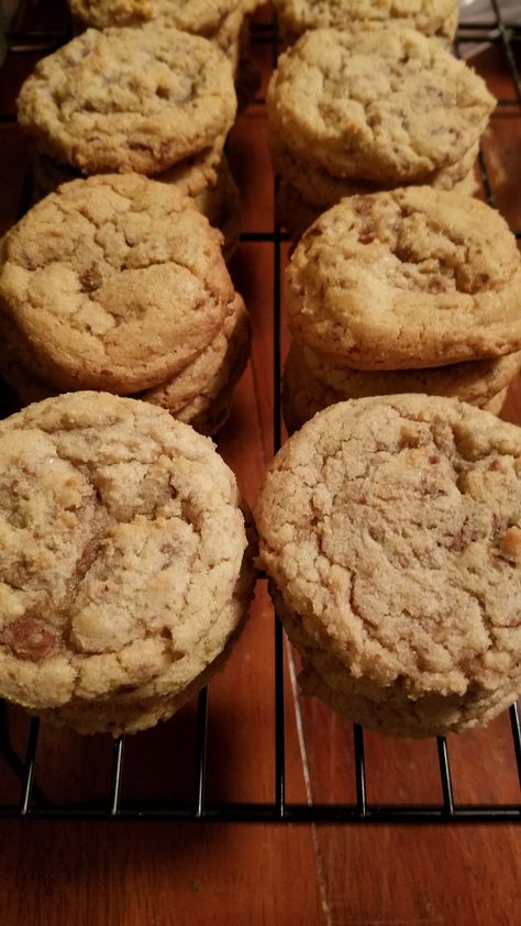 Skor Toffee Cookies, Oatmeal Skor Cookies, Skor Toffee Bits Recipes, Skor Recipes Toffee Bits, Cookies With Score Bits, Skor Bar Cookies, Skor Chipits Recipe, Cookies With Skor Bits, Recipes With Skor Bits