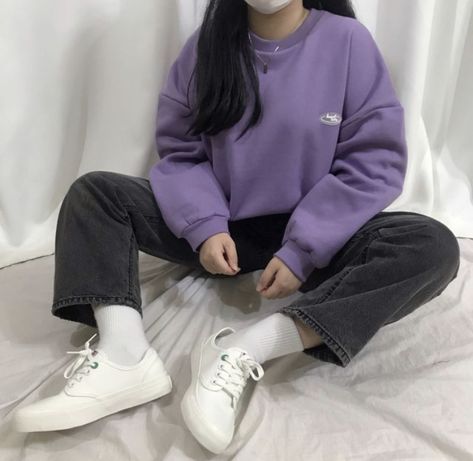 Pastel Purple Hoodie, Light Academia Aesthetic Outfit, Oversized Hoodie Outfit, Academia Aesthetic Outfit, Character Clothes, Light Academia Aesthetic, Purple Sweatshirt, Casual Hijab, Purple Hoodie