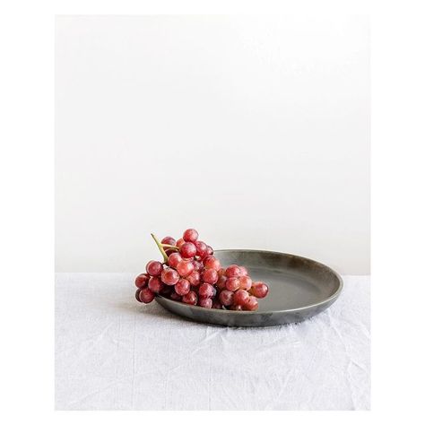 Marie Verdenius (@verdenius) • Instagram photos and videos Negative Space Photography, Food Art Photography, Scandinavian Food, Minimal Photography, Food Photography Inspiration, Food Photography Tips, Fruit Photography, Food Photography Styling, 가을 패션