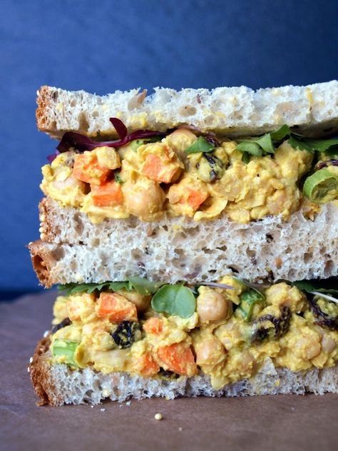 Curried Chickpea Salad, Salad Simple, Smoothies Vegan, Chickpea Salad Sandwich, Vegetarian Sandwich, Vegan Sandwich, Salad Sandwich, Chickpea Salad, Meatless Meals