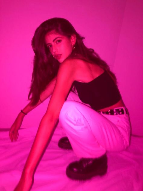 Pink Light Photoshoot, Brunette Hair Curtain Bangs, Phone Photoshoot, Doc Martens Jadon, Pink Photoshoot, Light Photoshoot, Hair Curtain Bangs, Hair Curtain, Punk Belt