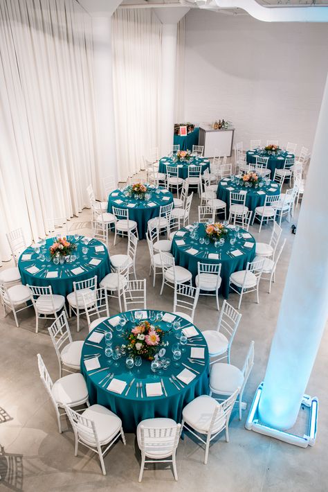 Teal Centerpieces, Teal Blue Wedding, Teal Blue Weddings, Photography Bridesmaids, Teal Wedding Colors, Blue Wedding Decorations, Skyline Wedding, Wedding Table Linens, Fall Photography