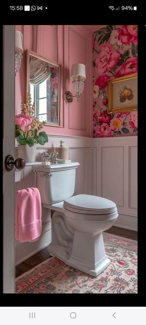 Bridgerton Bathroom, Pink Floral Bathroom, Toilette Rose, Vintage Powder Room, Baños Shabby Chic, Pink Bathroom Decor, Home Decor Cozy, Casa Country, Cozy Spaces